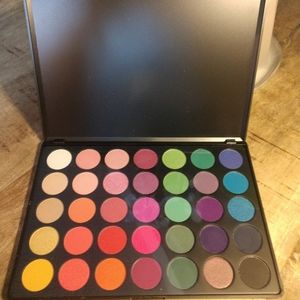 New Morphe 35B Color Burst eyeshadow palette